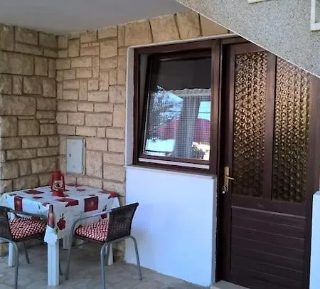 Apartman Pula شقة *